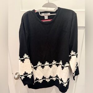 Segue Black Cream Bow Trim Sweater | Colorblock Knit Top Size M